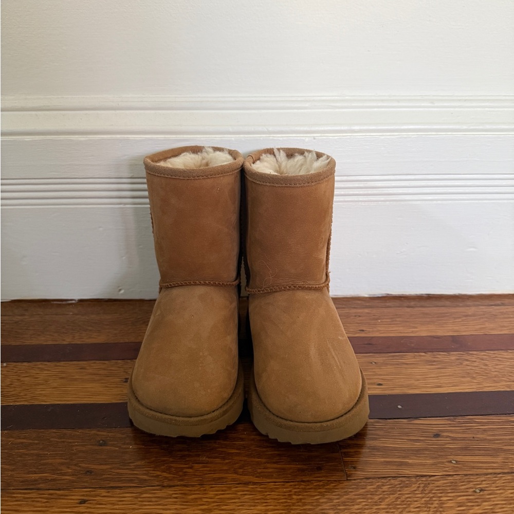 UGG Classic Short II Waterproof - Size 10